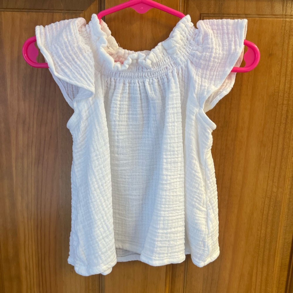Old Navy toddler top! 4 for $20! Anything $8 and under bundle together and offer